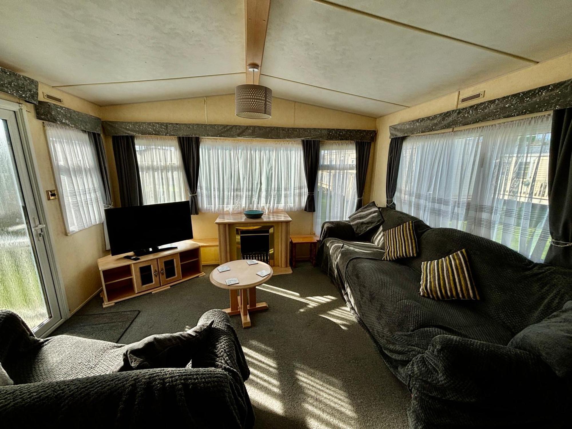 Seaview 145 - Pet Friendly, Bath And Close To Beach & Fantasy Island - Meadow Lakes Caravan & Lodge Hire Ingoldmells Exterior foto